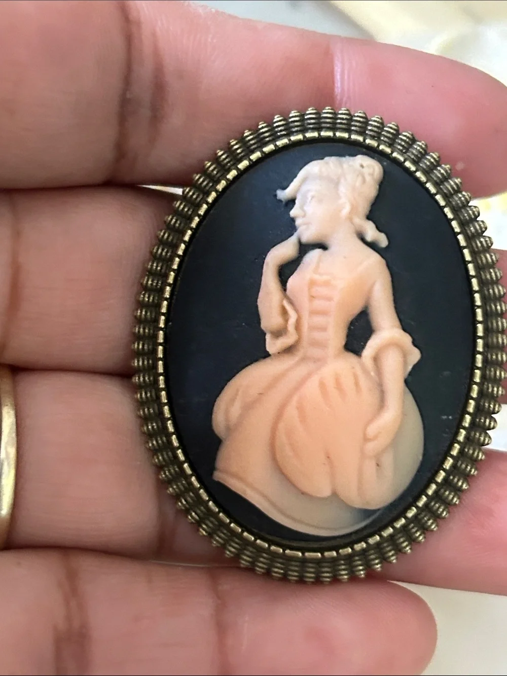 Vintage-Style Black and Peach Cameo Brooch